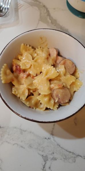 One Pot Cheesy Smoked Sausage Pasta: A Hearty Meal for Busy Weeknights