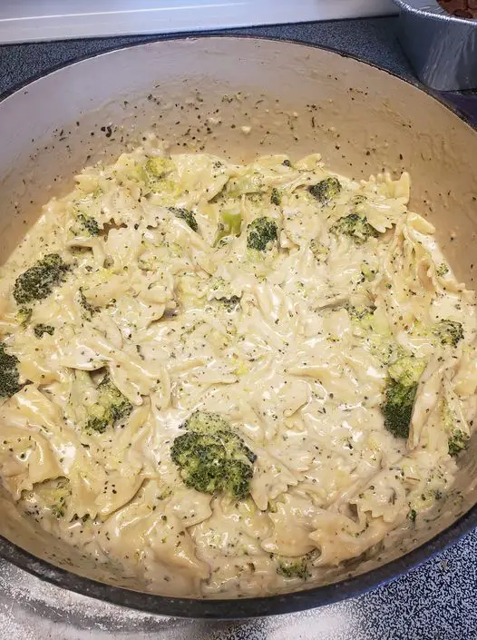 One-Pot Creamy Broccoli and Parmesan Noodles