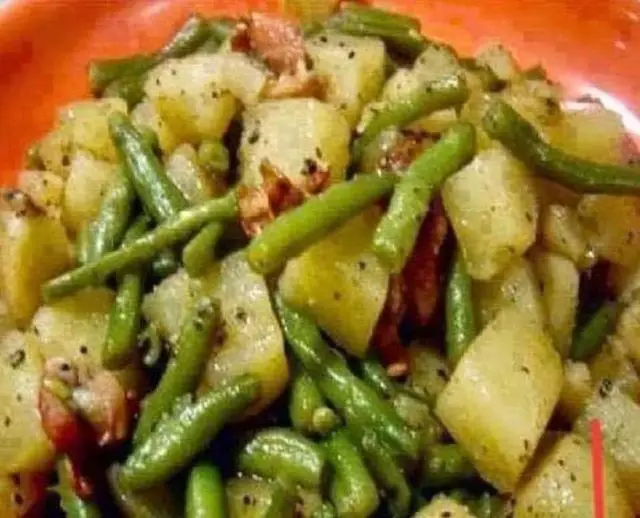 The Ultimate Comfort in a Bowl: Crockpot Ham, Green Beans, and Potatoes