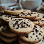 buttery shortbread cookies with chocolate chips, easy shortbread cookie recipe, chocolate chip cookie variation, crumbly chocolate chip shortbread