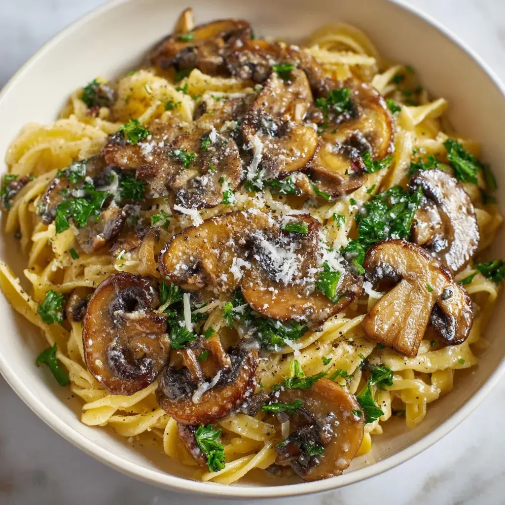 Easy Creamy Garlic Mushroom Pasta with Velvety Sauce