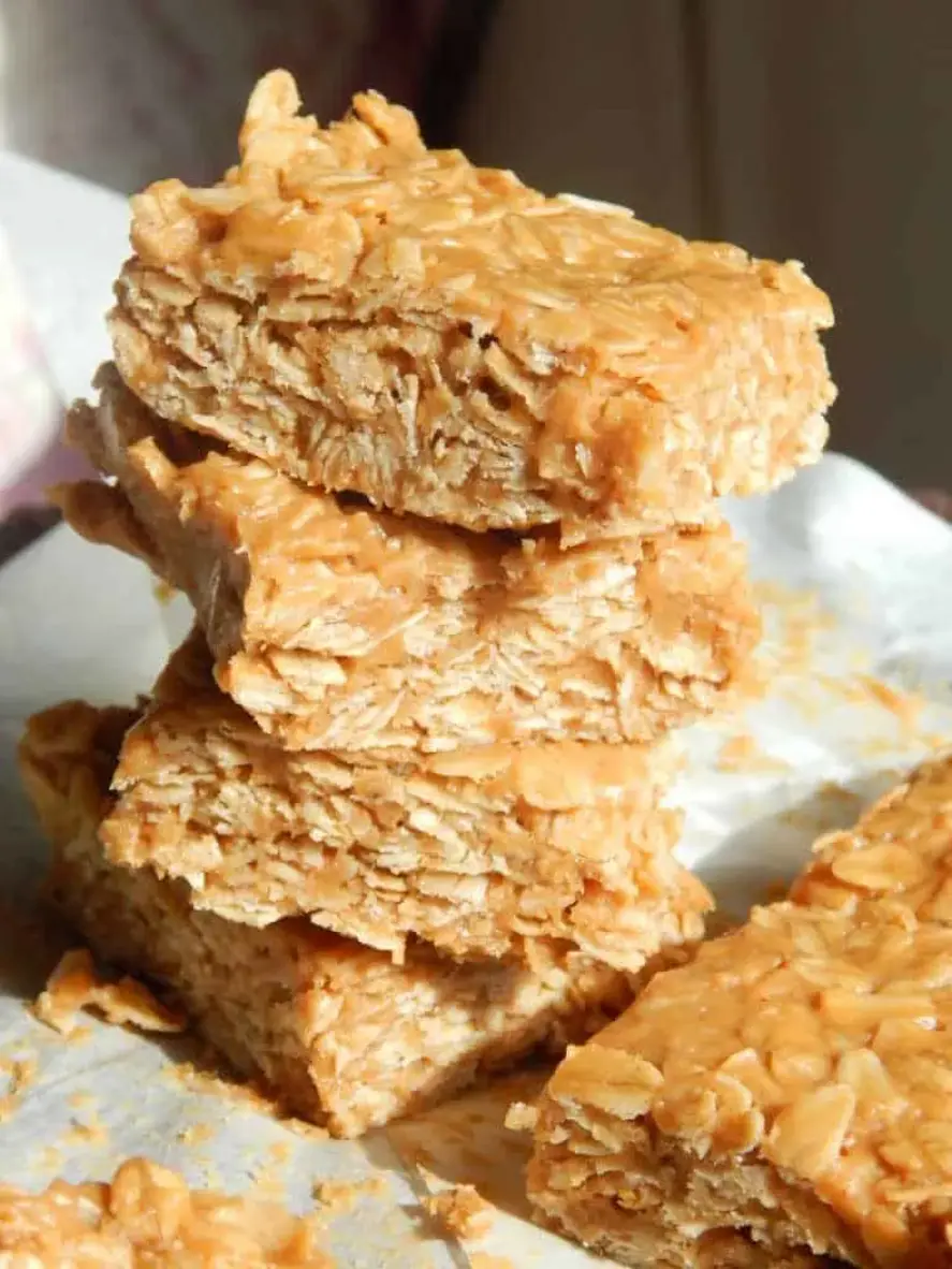 Easy No-Bake Peanut Butter Oatmeal Bars Recipe